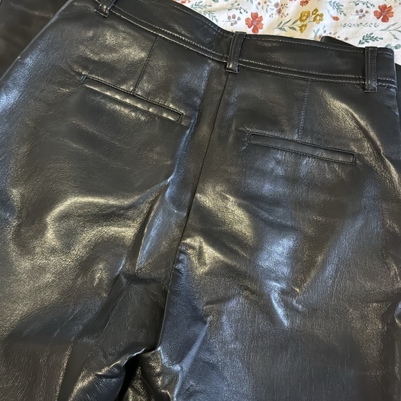 ARITIZIA LIKE NEW BABATON COMMAND VEGAN LEATHER PANTS - size 6 - black - regular - Picture 7 of 8